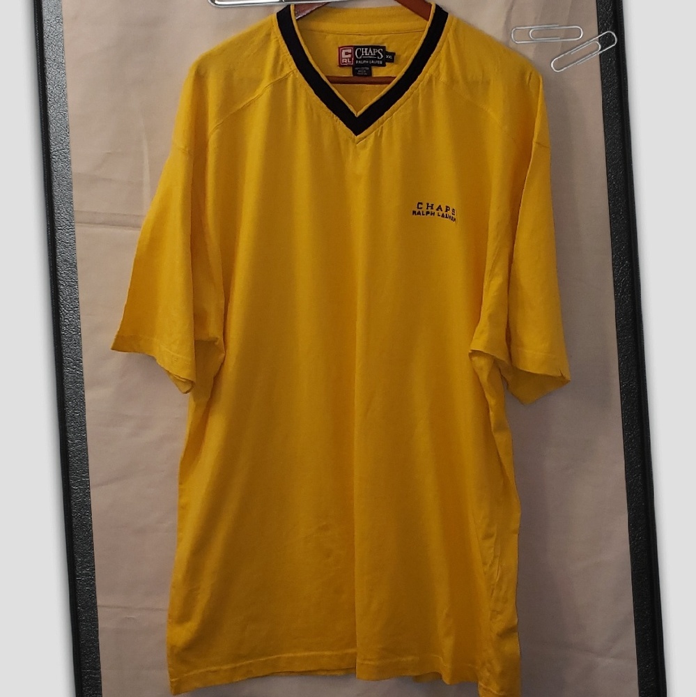 A Chaps Ralph Lauren v-neck tee